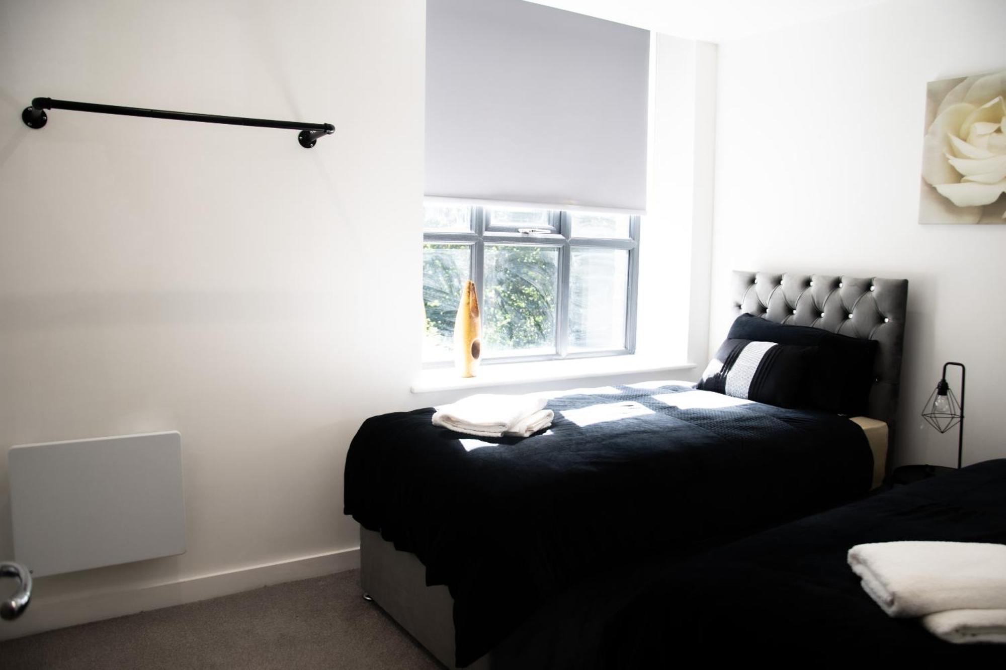 2-Bedroom With Breathtaking Views In Holmfirth Village, Huddersfield Bilik gambar