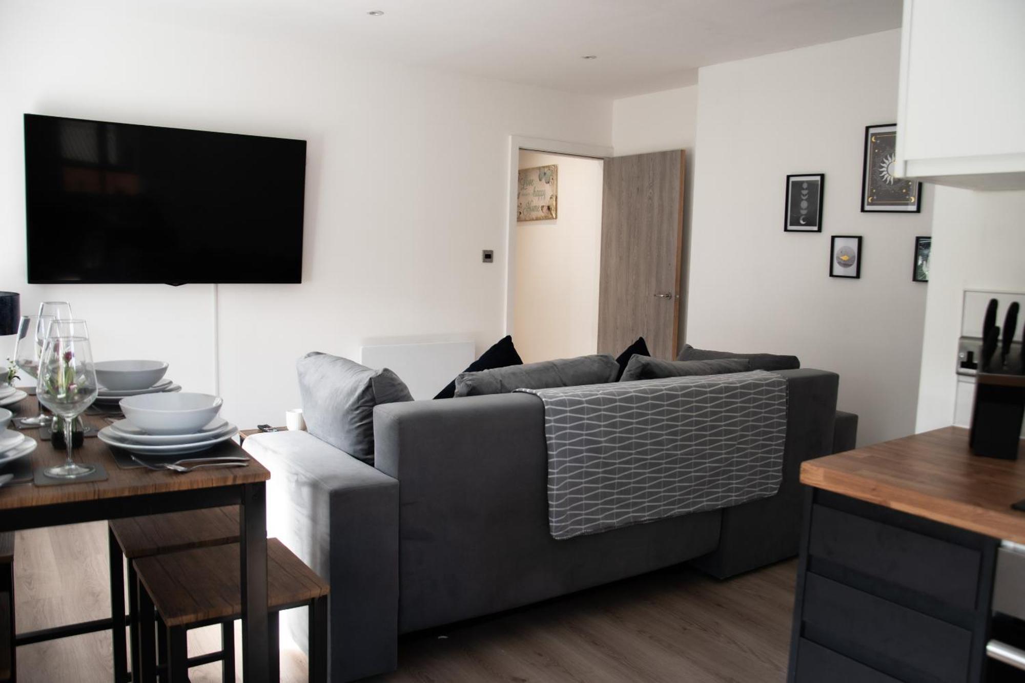 2-Bedroom With Breathtaking Views In Holmfirth Village, Huddersfield Bilik gambar