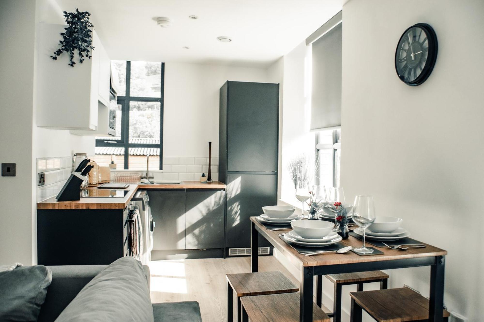 2-Bedroom With Breathtaking Views In Holmfirth Village, Huddersfield Bilik gambar