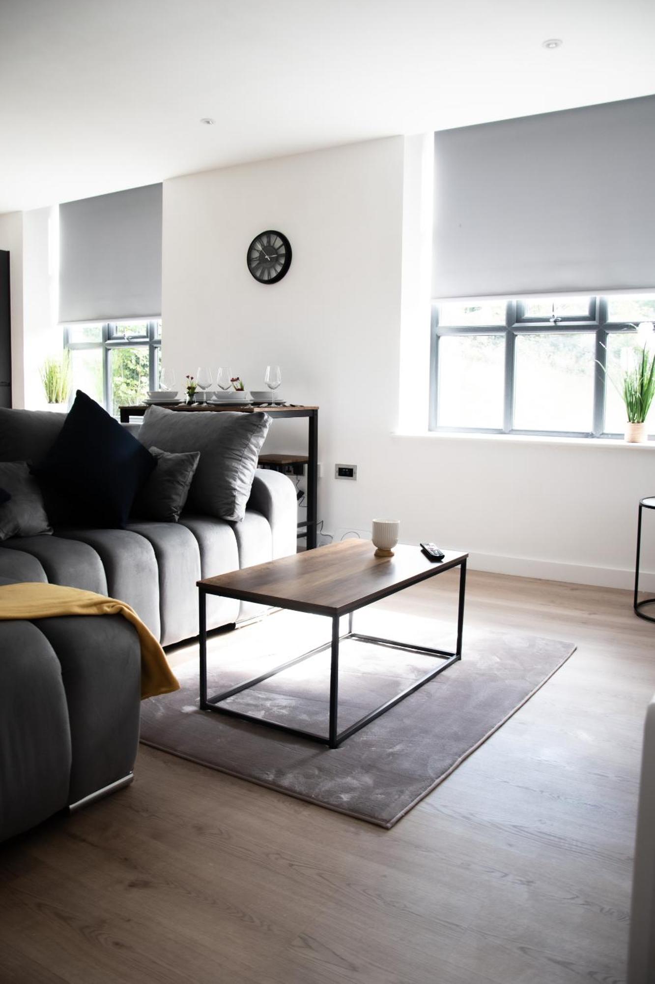 2-Bedroom With Breathtaking Views In Holmfirth Village, Huddersfield Bilik gambar